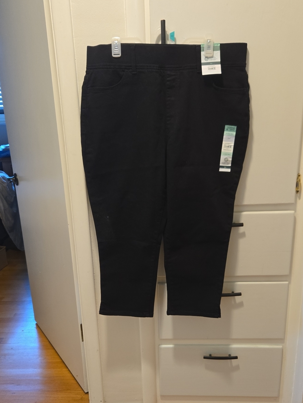 Women’s Black Stretch Jean Capri - Comfortable Everyday Fit